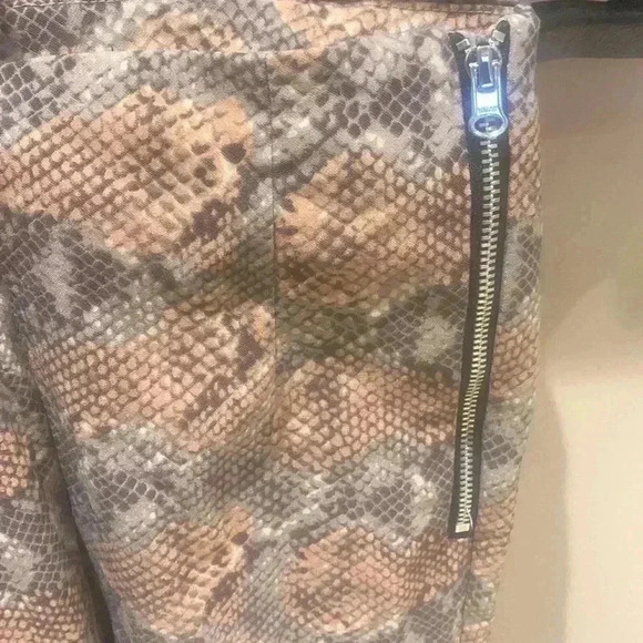 Snake print pants - Picture 3 of 5